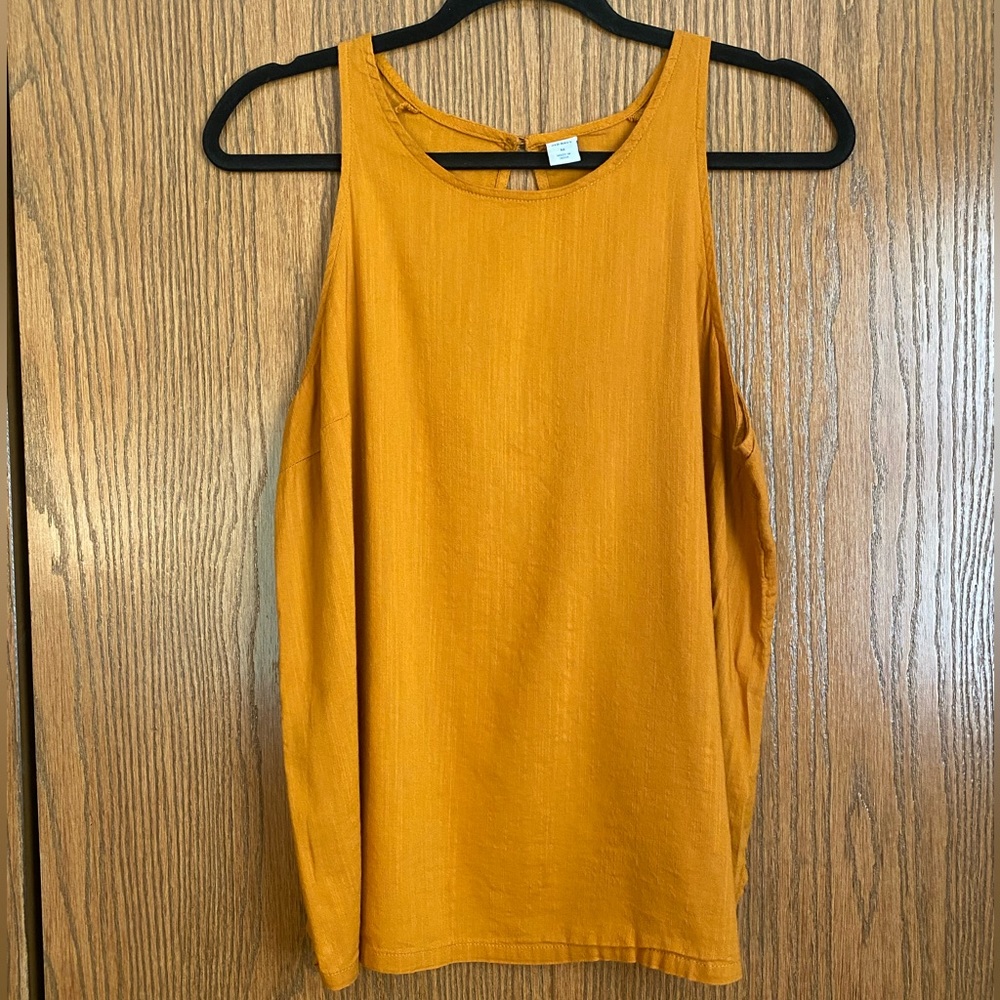 Old Navy Sleeveless Tank Mustard Color, Size Medium